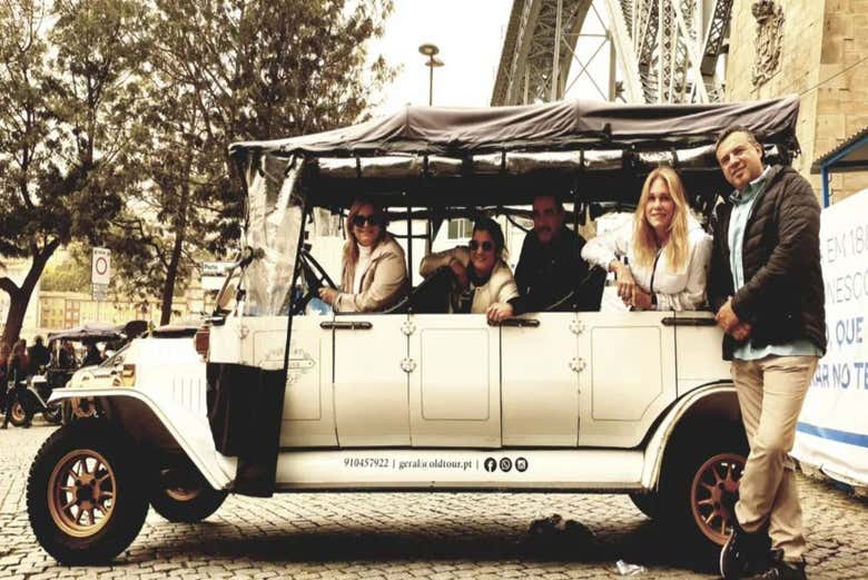 Tour privado en coche clásico por Oporto