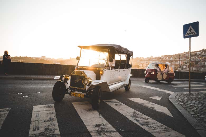 Tour privado en coche clásico por Oporto