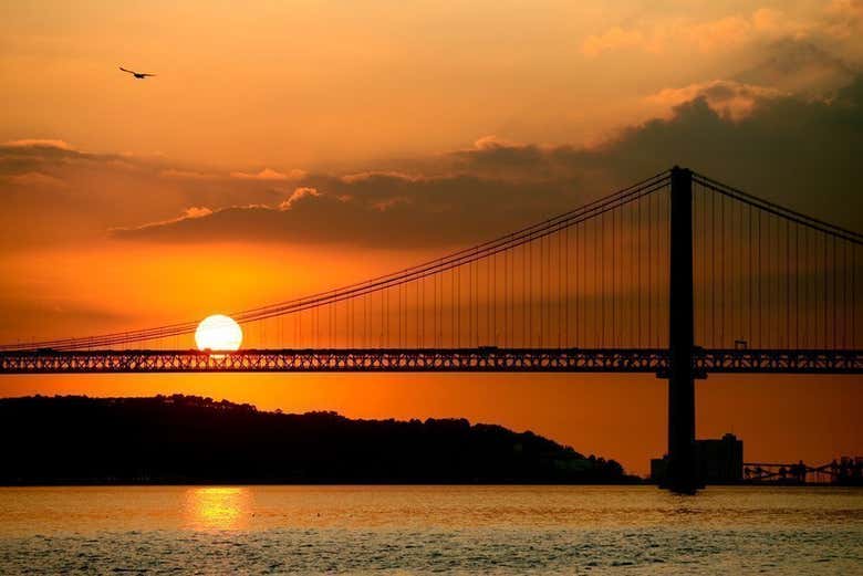Paseo en velero al atardecer