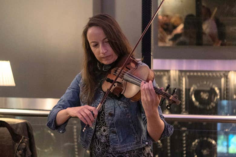Cena y concierto de folk escocés