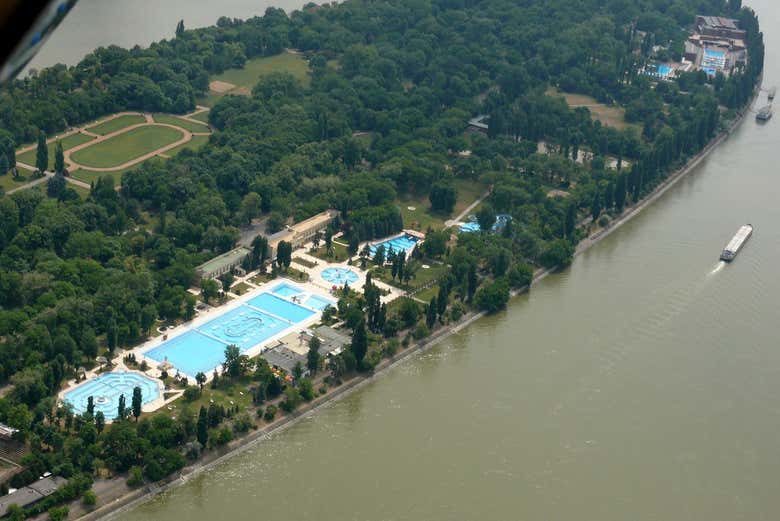 Entrada al balneario Palatinus
