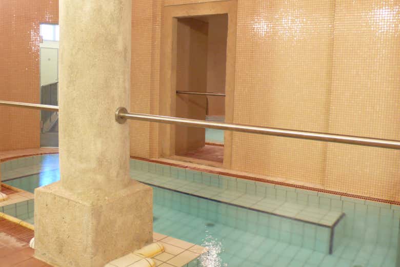 Entrada al balneario Lukács