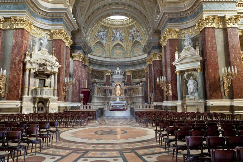 Entrada a la Basílica de San Esteban