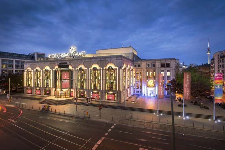 Espectáculo FALLING IN LOVE Grand Show en el Teatro Friedrichstadt-Palast