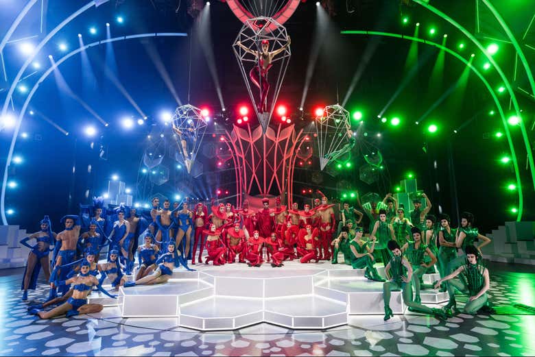 Espectáculo FALLING IN LOVE Grand Show en el Teatro Friedrichstadt-Palast