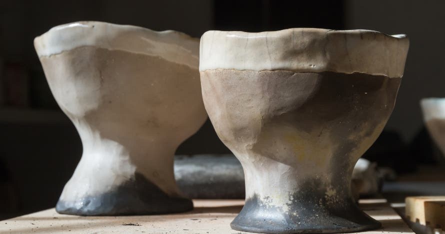 Taller de cerámica con bebida y picoteo