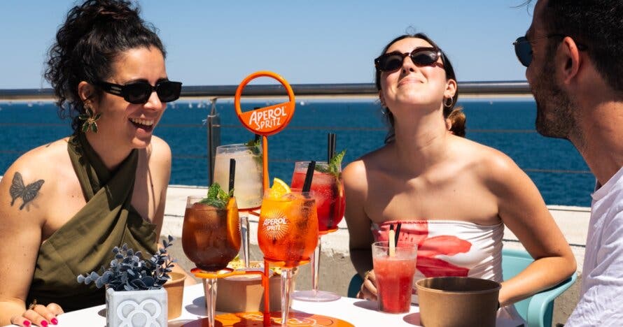 Spritz mania: Disfruta de una copa frente al mar