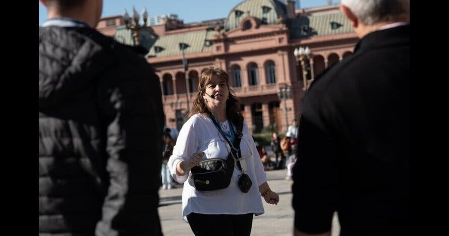 Tour a pie en la Plaza de Mayo de Buenos Aires