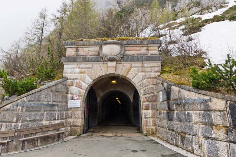 Excursión al Nido del Águila