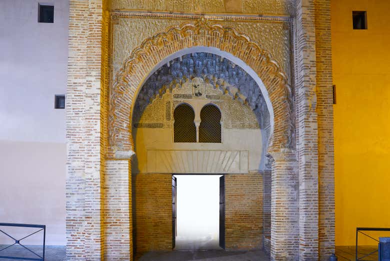 Tour nocturno por la Alhambra y los Palacios Nazaríes en grupo reducido