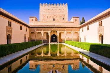 Visita guiada por la Alhambra y los Palacios Nazares en grupo reducido