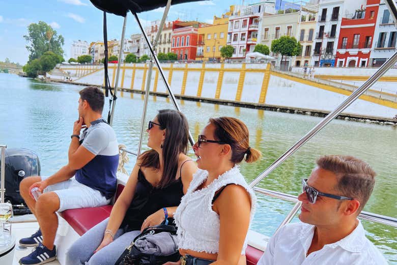 Paseo en barco por Sevilla con guía
