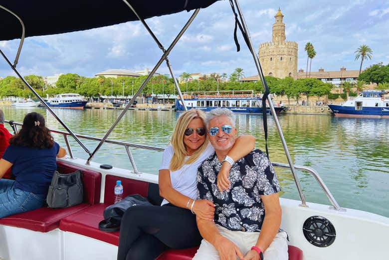 Paseo en barco por Sevilla con guía