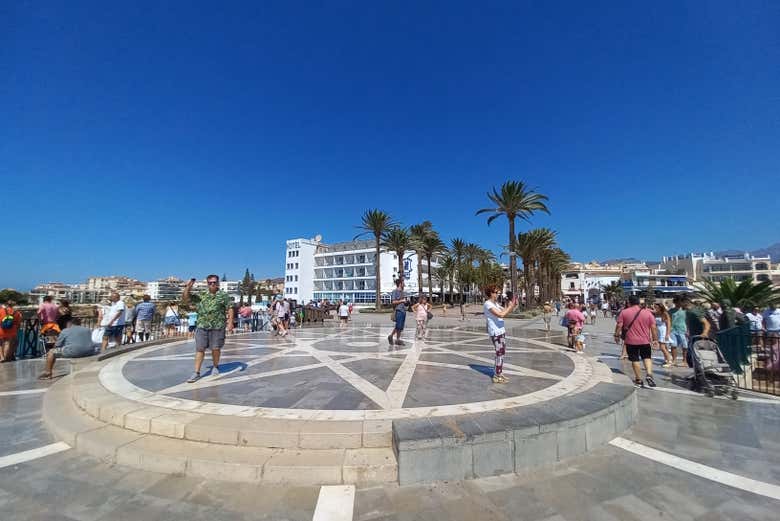 Excursión a Nerja, Frigiliana y El Acebuchal en grupo reducido