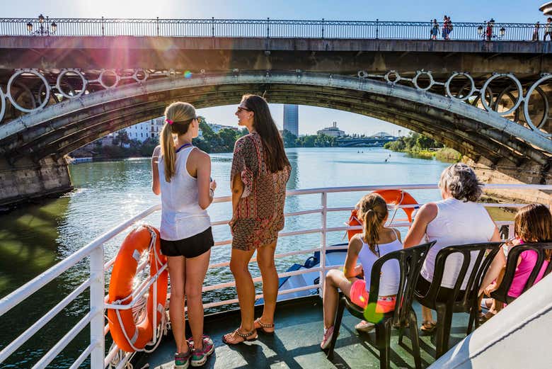 Autobús y barco turístico de Sevilla