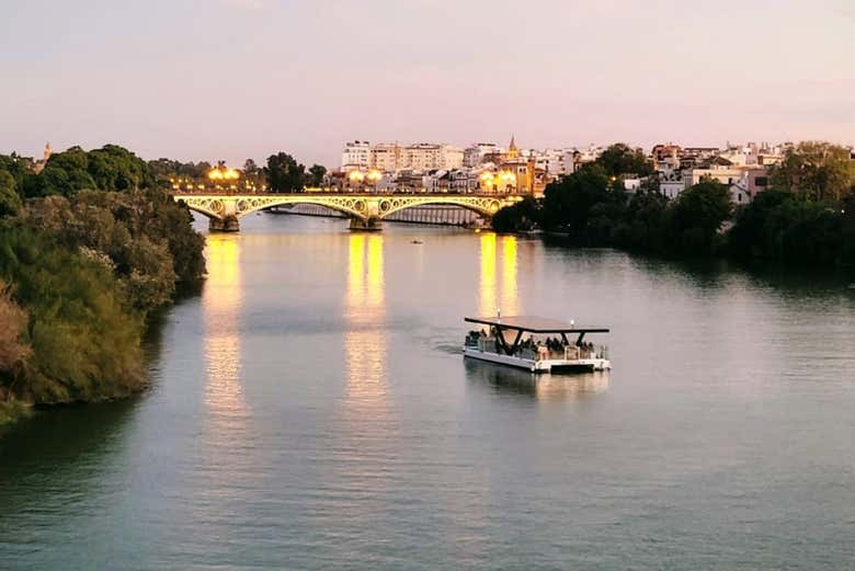 Paseo en barco ecológico por el río Guadalquivir