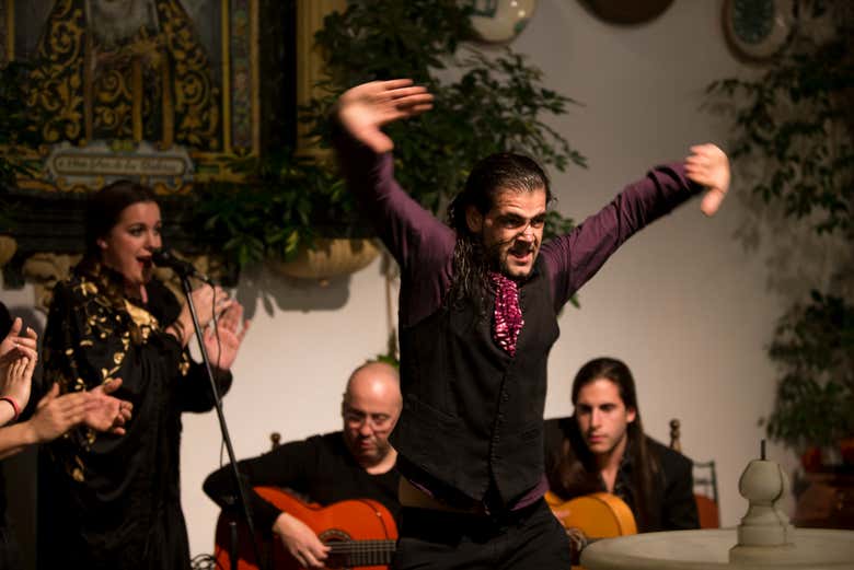 Espectáculo flamenco en el Patio de la Judería