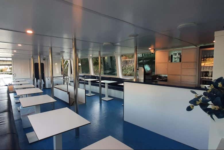 Paseo en barco por Sevilla con comida
