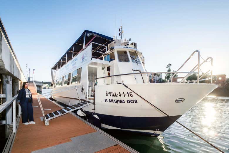 Paseo en barco por Sevilla con comida