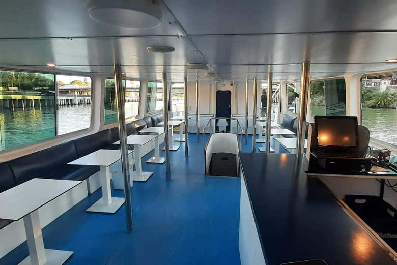 Paseo en barco por Sevilla con comida