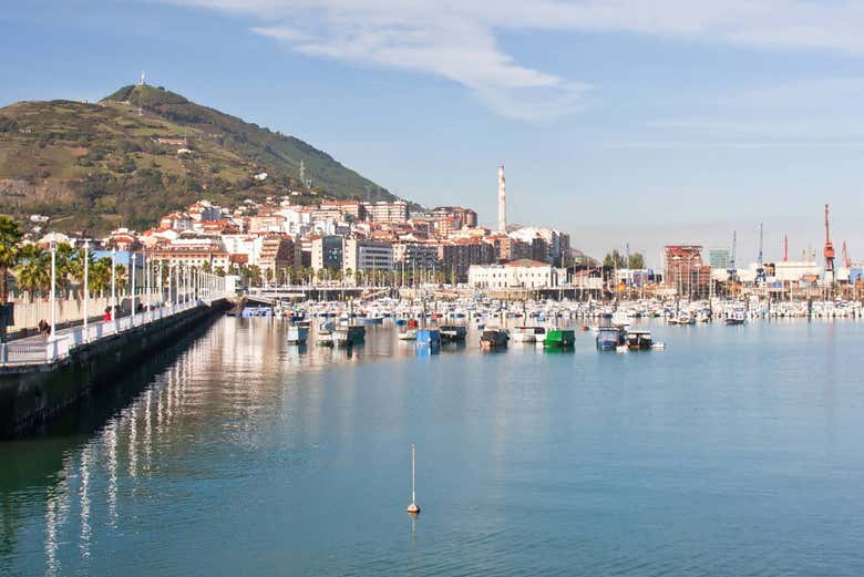 Paseo en barco por la Ría de Bilbao y la Bahía del Abra