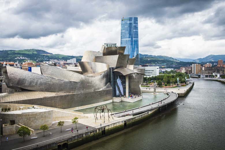 Paseo en barco por Bilbao y Portugalete