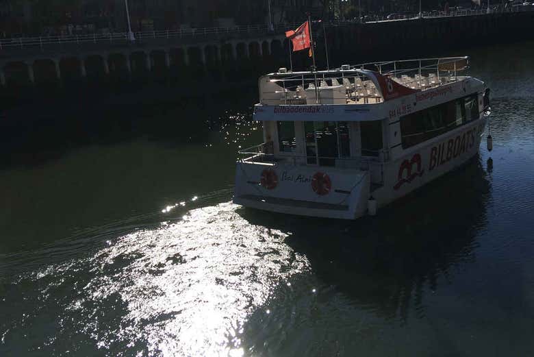 Paseo en barco por Bilbao y Portugalete