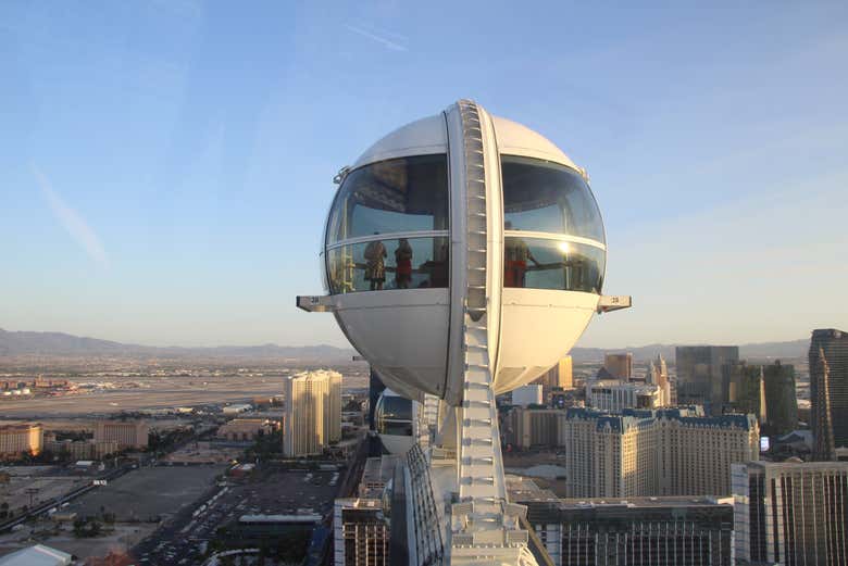 High Roller + Madamme Tussauds + Autobús turístico de Las Vegas