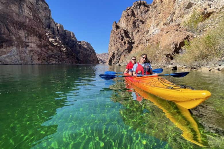 Tour en kayak por la Cueva Esmeralda