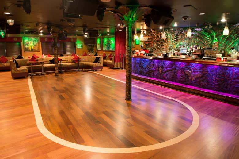 Clase de salsa y bachata en Miami + Entrada a una discoteca