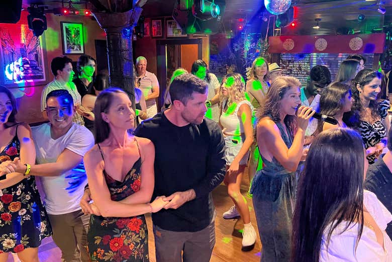 Clase de salsa y bachata en Miami + Entrada a una discoteca