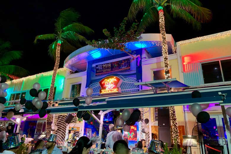 Clase de salsa y bachata en Miami + Entrada a una discoteca