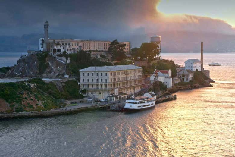 Entrada a Alcatraz + Paseo en barco por la bahía de San Francisco