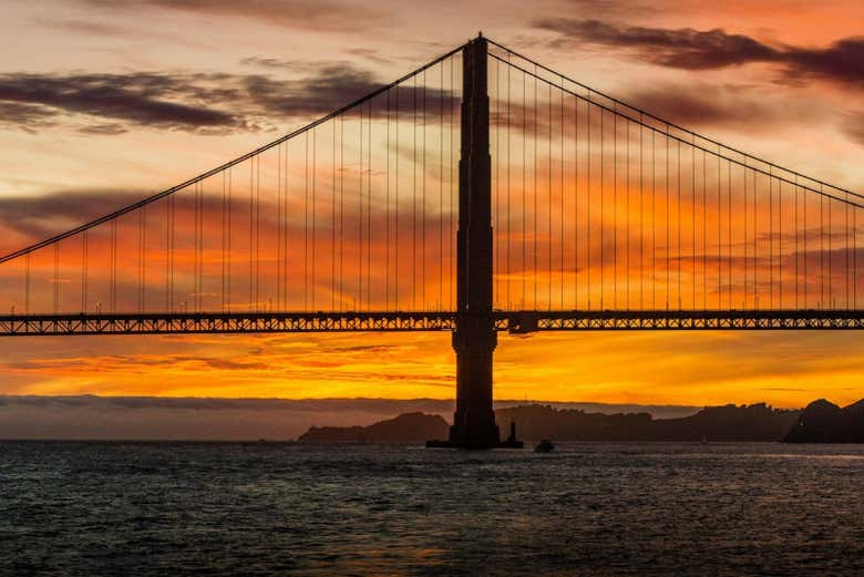 Paseo en barco al atardecer por la bahía de San Francisco