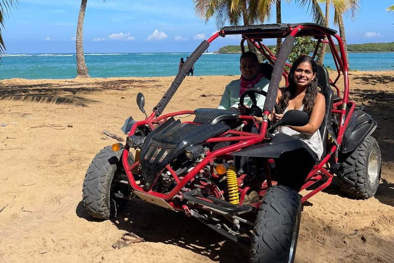 Excursión al Bosque Nacional El Yunque + Paseo en buggy por la playa Piñones