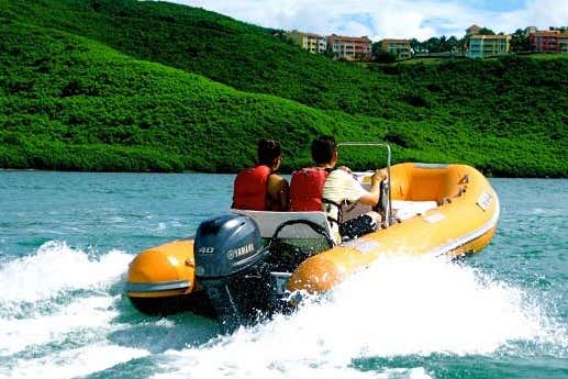 Conducción de lancha rápida en Fajardo