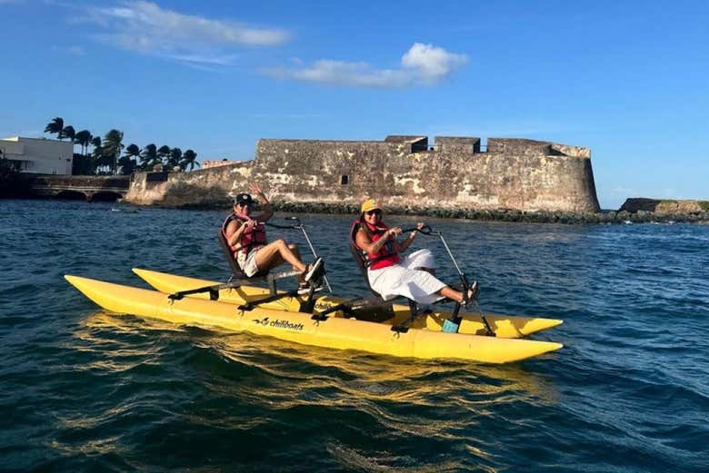 Tour en bicicleta acuática por la laguna del Condado