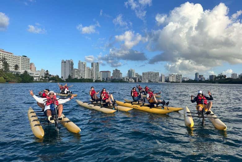 Tour en bicicleta acuática por la laguna del Condado