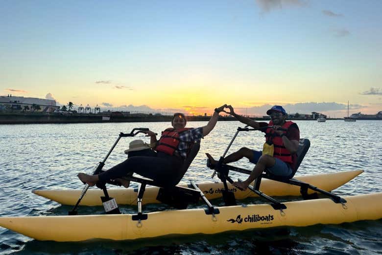 Tour en bicicleta acuática por la laguna del Condado