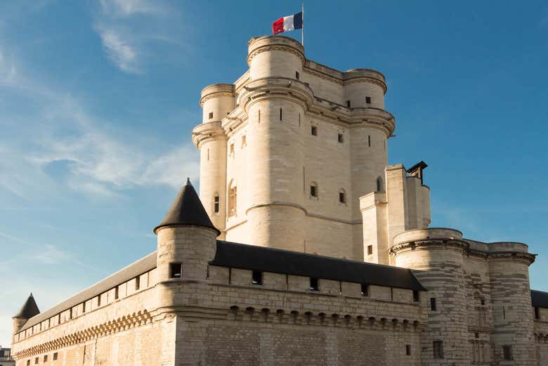Entrada al castillo de Vincennes y su capilla