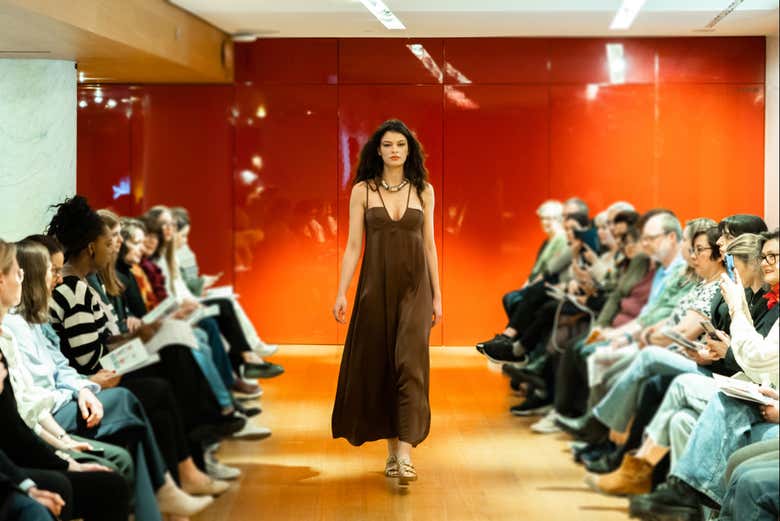 Entrada a un desfile de moda en las Galerías Lafayette
