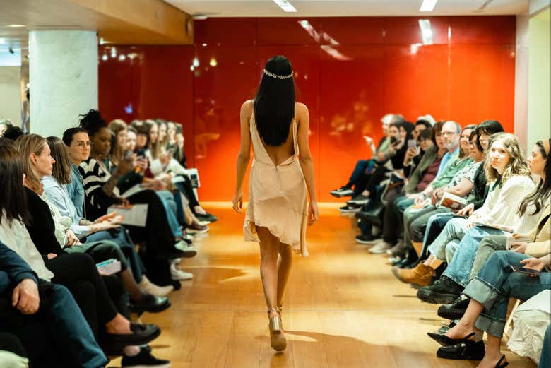 Entrada a un desfile de moda en las Galerías Lafayette