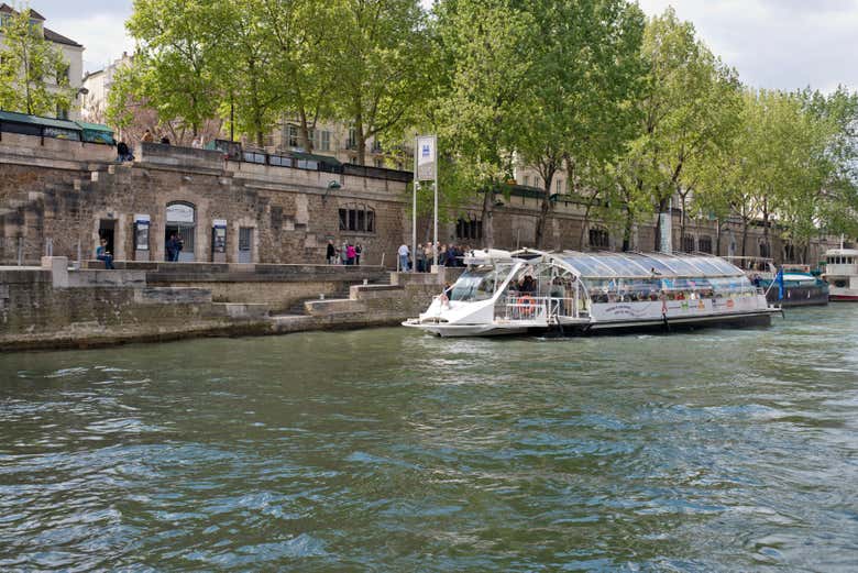 Barco turístico de París Batobus
