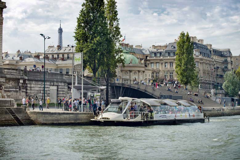 Barco turístico de París Batobus