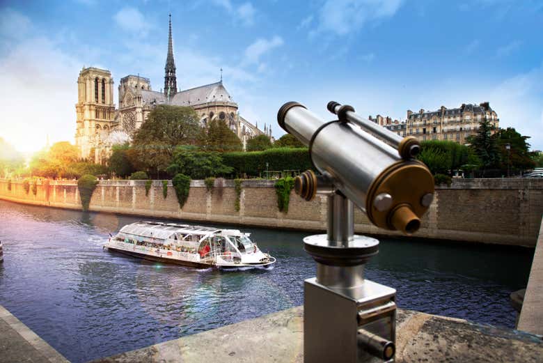 Barco turístico de París Batobus