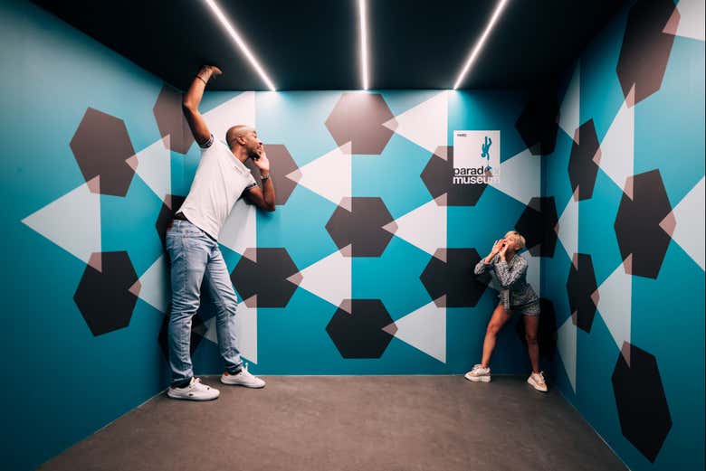 Entrada al Paradox Museum de París