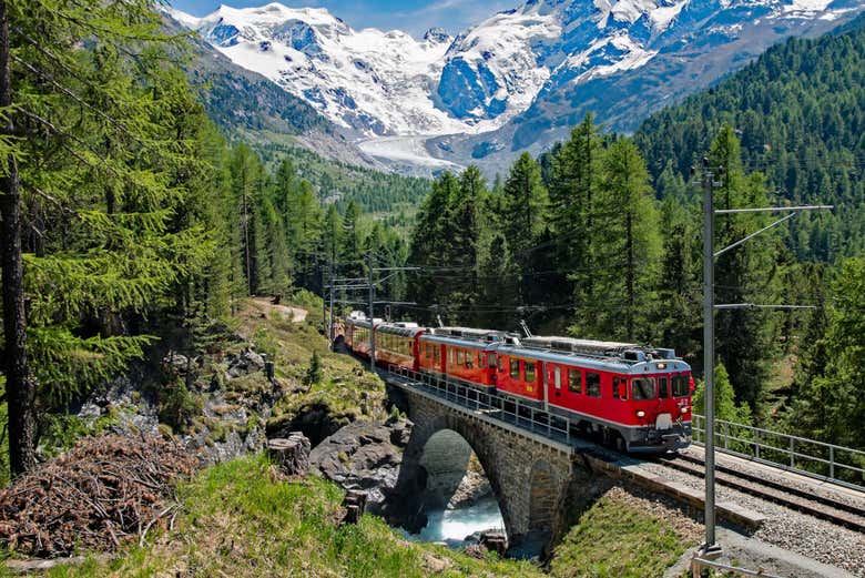 Alpes Suizos y St. Moritz en tren