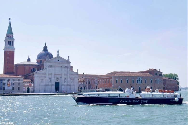 Alquiler de barco con patrón en Venecia