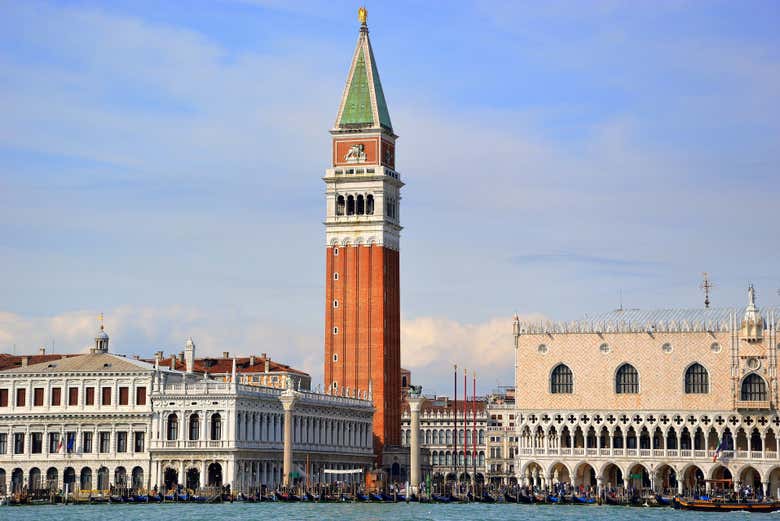 Alquiler de barco con patrón en Venecia