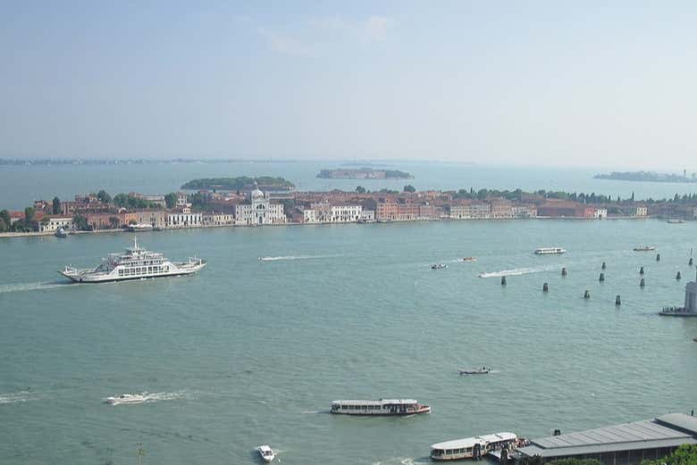 Alquiler de barco con patrón en Venecia